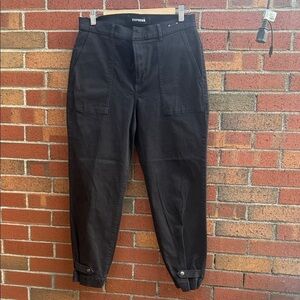 Express Women’s Utility Jogger Pants – Black